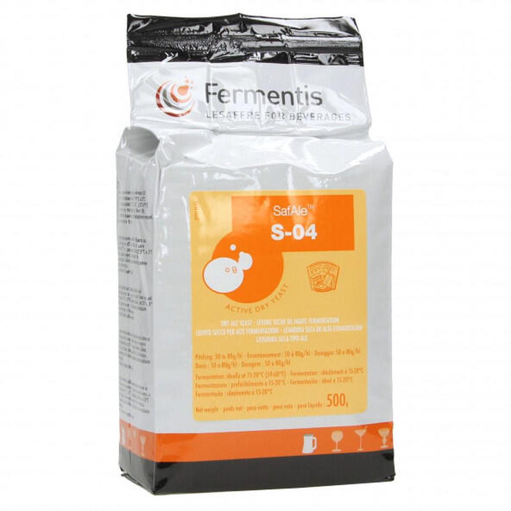 Safale S-04 tørrgjær 500g for ølbrygging, hvit og oransje pakke.