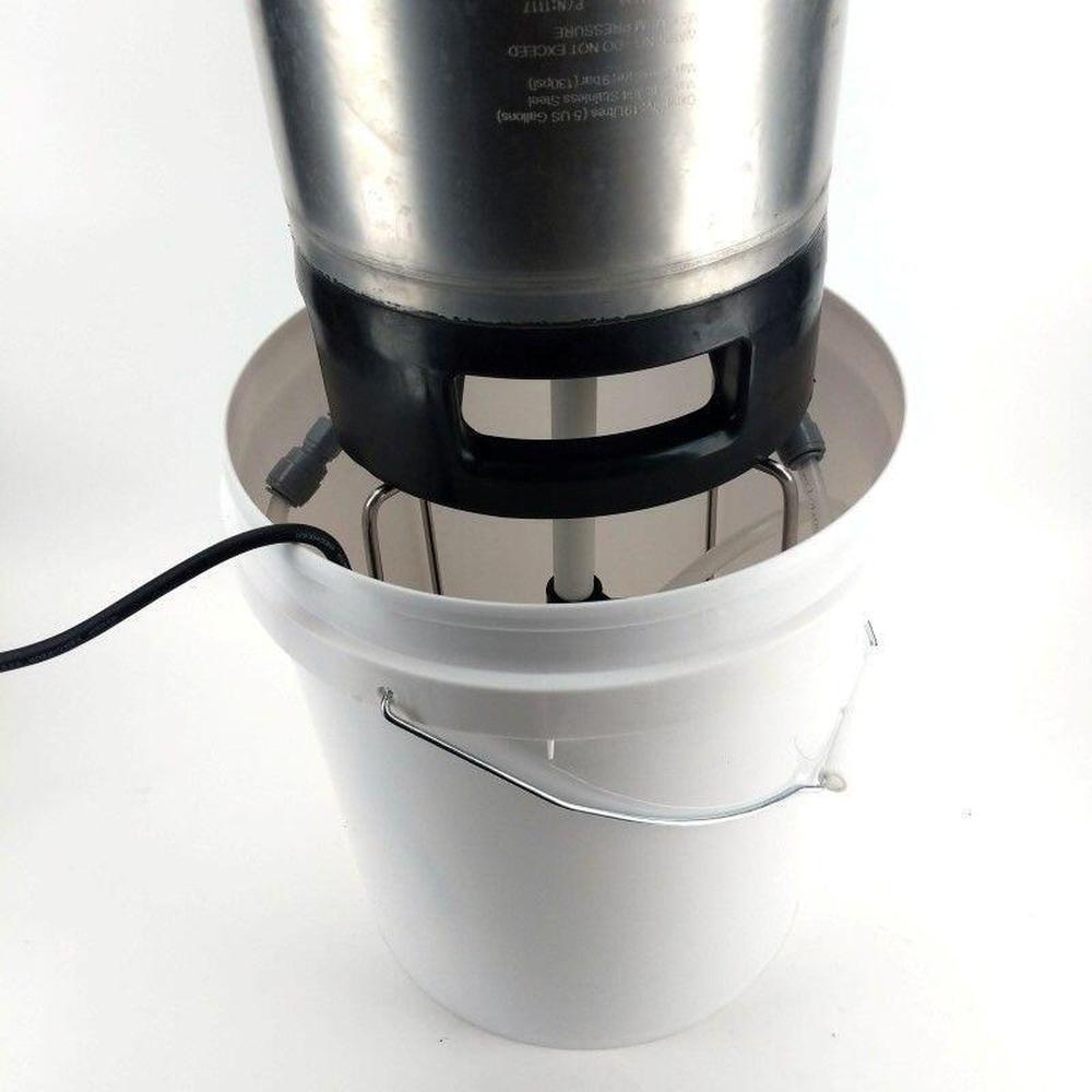 Bucket Blaster Keg and Fermenter Washer for rengjøring av fat og gjæringstank