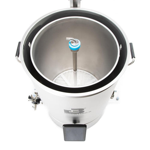 Brewtools B100 bryggemaskin i rustfritt stål med innvendig maltrør og blå detaljer.