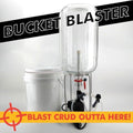 Bucket Blaster rengjøringssystem for fat og gjæringstanker, med pumpe, slanger og stativ.