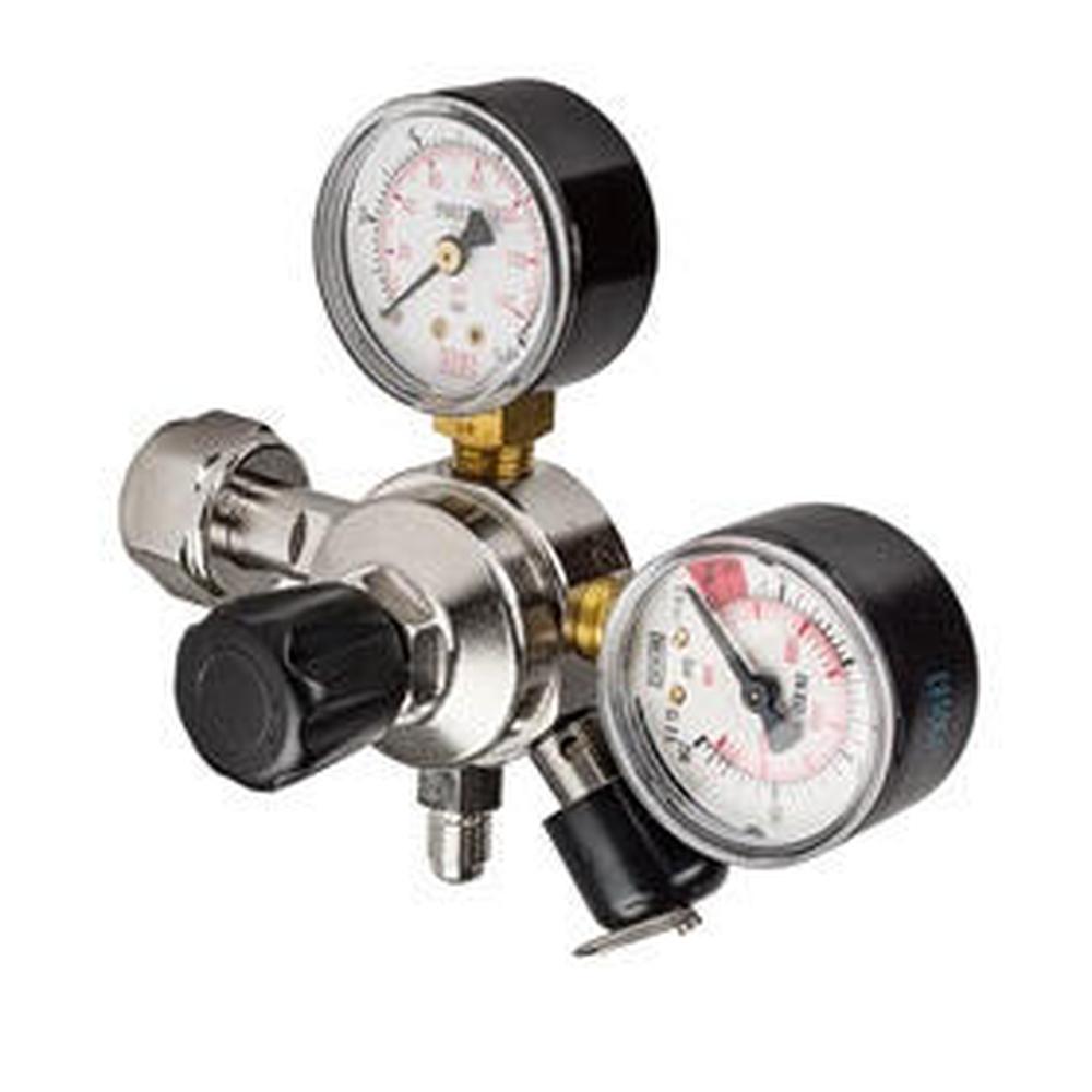 Sølvfarget Co2 regulator med to trykkmålere og svart justeringsknapp.