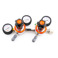KegLand Dual Pressure CO2 regulator MK4 med to utganger, trykkmålere og svarte justeringshjul.