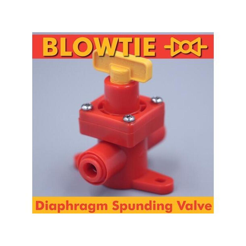 Rød Duotight Blowtie spundingventil med gul justeringsknapp og 5/16" pushfit-koblinger.