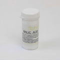 Hvit plastbeholder med Ritchie Malic Acid for vin- og ølbrygging, 50g.