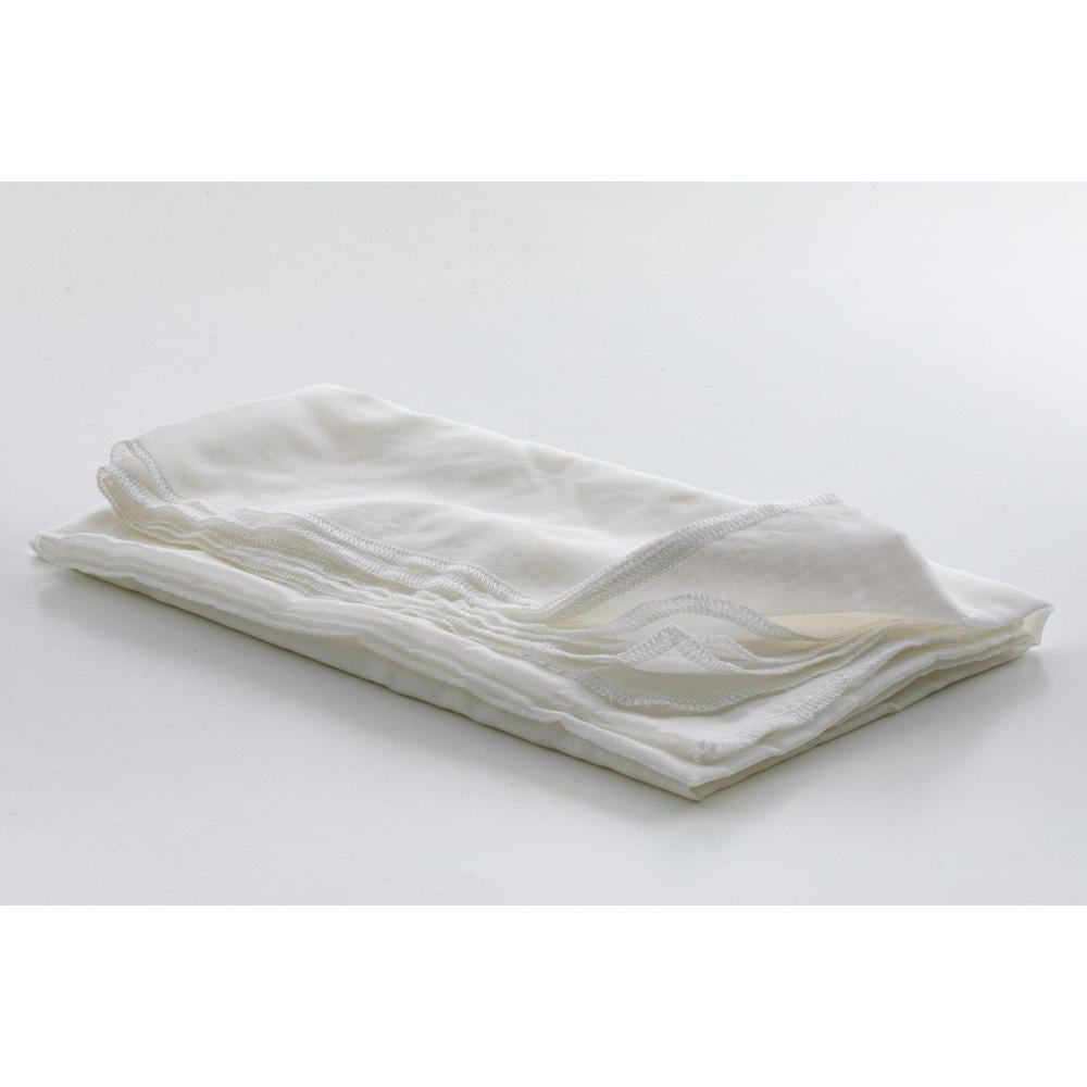 Hvit, sammenbrettet 80x80 cm nylon filterduk for ost med 200 micron maskestørrelse.