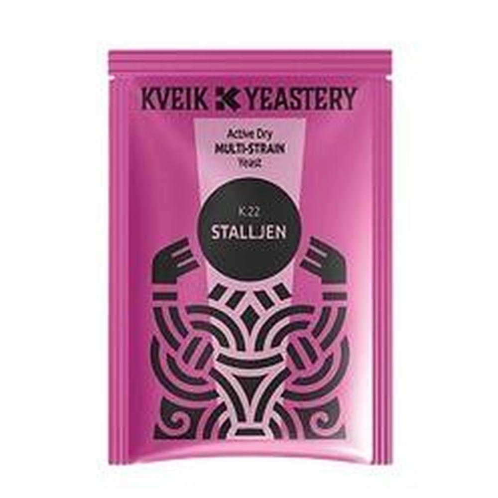 K.22 Stalljen Kveik 7g gjærpakke i rosa med svart og hvit tekst – hjemmebrygg