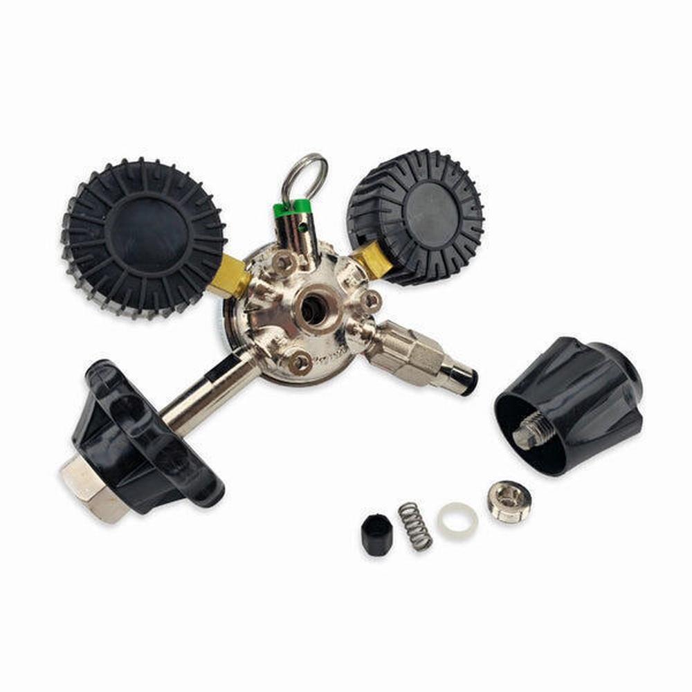 KegLand MK5 CO2-regulator i metall med to svarte manometre og verktøyfri tilkobling.
