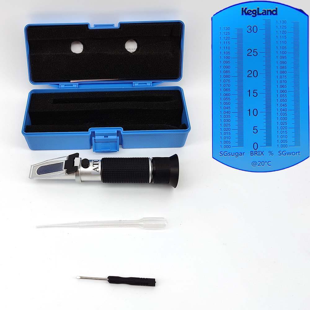 KegLand refraktometer ATC i blå bæreveske med pipette og skrutrekker, viser Brix og SG skala.