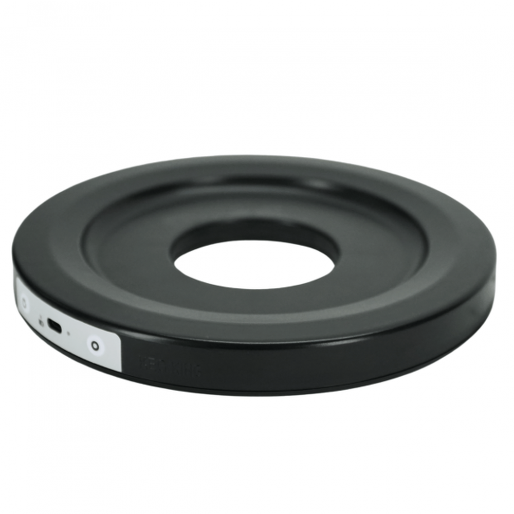 KegMaster KegScale KS-1, svart, rund Bluetooth-vekt for keg og CO2-flaske, med USB-C port.
