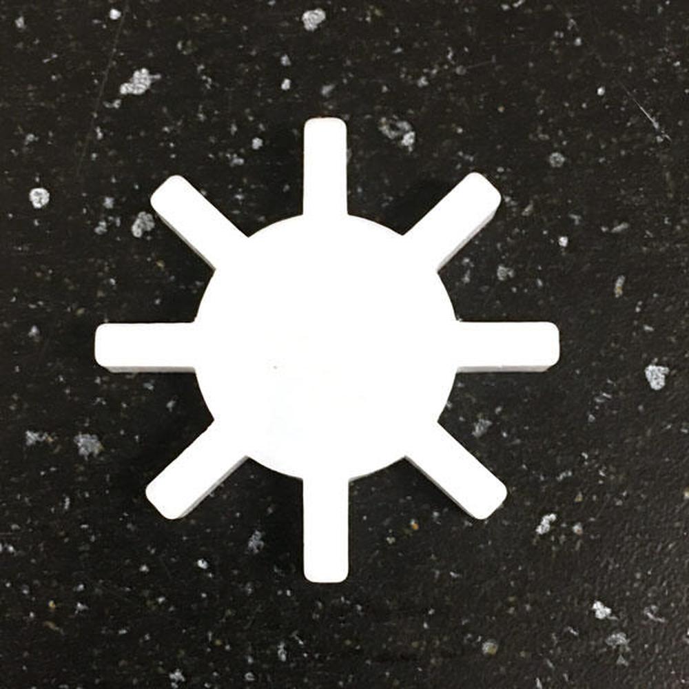 Hvit tannhjulformet rørermagnet, 40 mm diameter, for magnetrører.