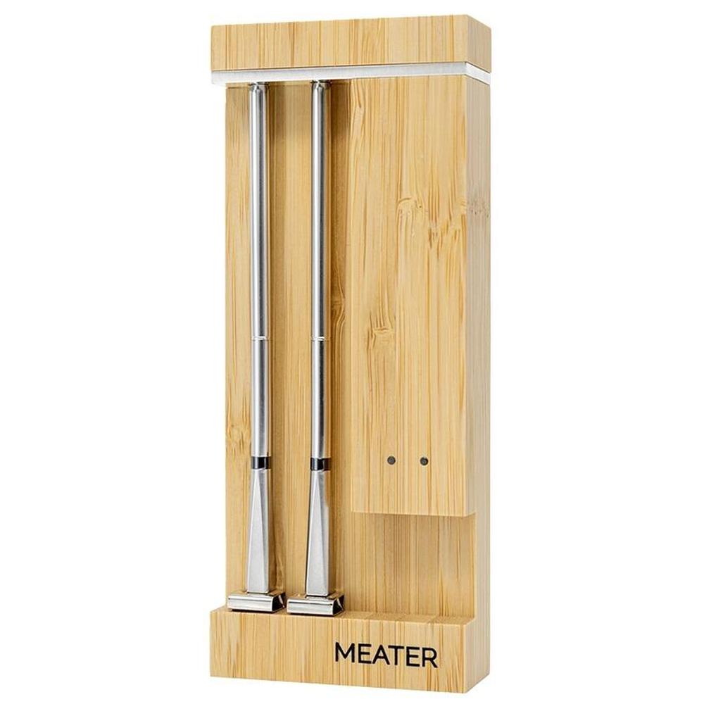 Meater Pro Duo smart steketermometer i bambuslader med to sølvfargede prober.