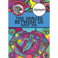Fargerik etikett for Amundsen x Stigbergets "The Spaces Between Us" Hazy IPA med astronaut og psykedelisk design.