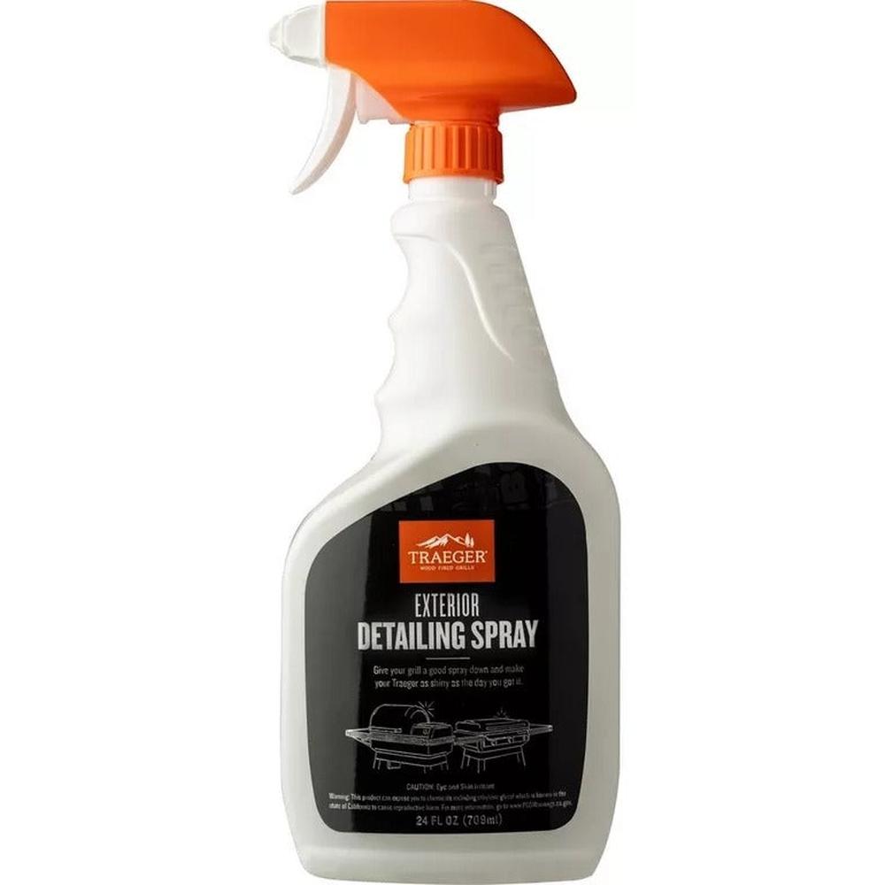 Traeger Exterior Detailing Spray 709 ml flaske med oransje sprayhode.